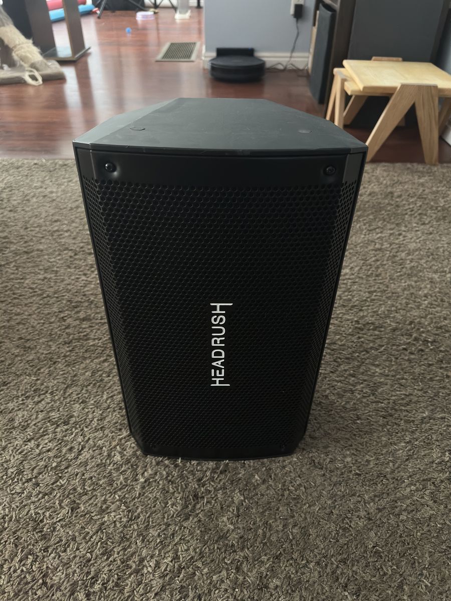 HeadRush FRFR-108 2000W 1x8" Full-Range Flat-Response Powered Cabinet Speaker