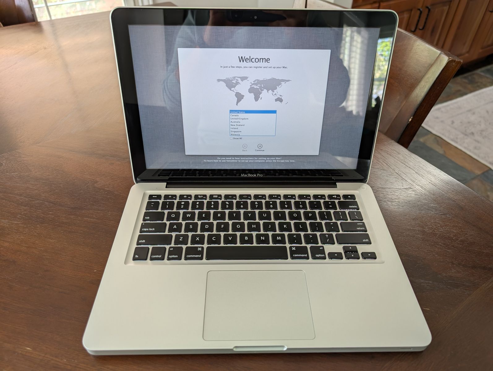 Apple MacBook Pro A1278 w/ 13'' screen (500GB HDD, 8GB RAM, Intel HD Graphics 4000)