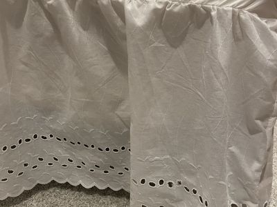 Queen size bed skirt