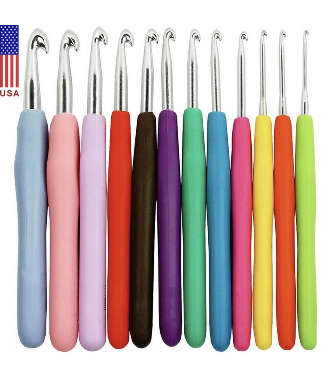 Ergonomic Crochet Hooks Set - 12 Piece Multi-Color Soft Grip Yarn Needle Craft