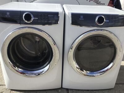 FREE DELIVERY HIGH END SUPER CAPACITY STEAM ELECTROLUX ELECTRIC FRONT LOAD WASHER & DRYER SET