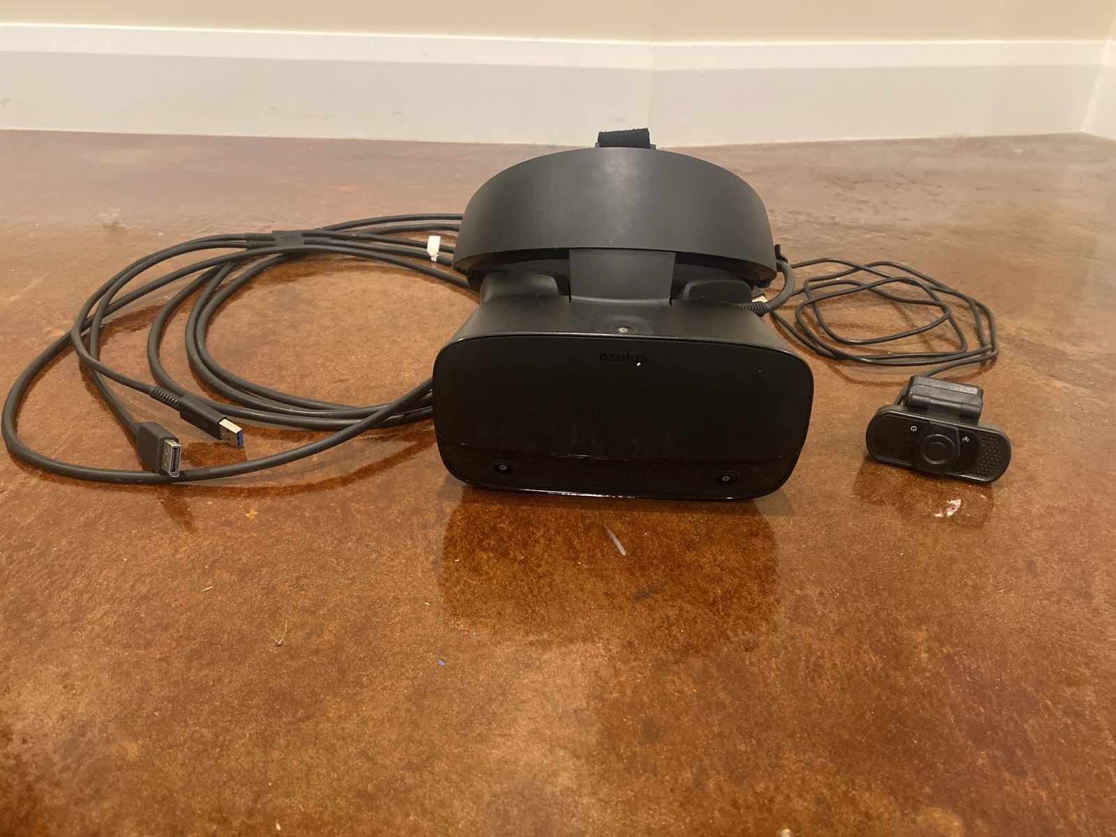 Oculus Rift S PC-Powered VR Gaming Headset with Cables