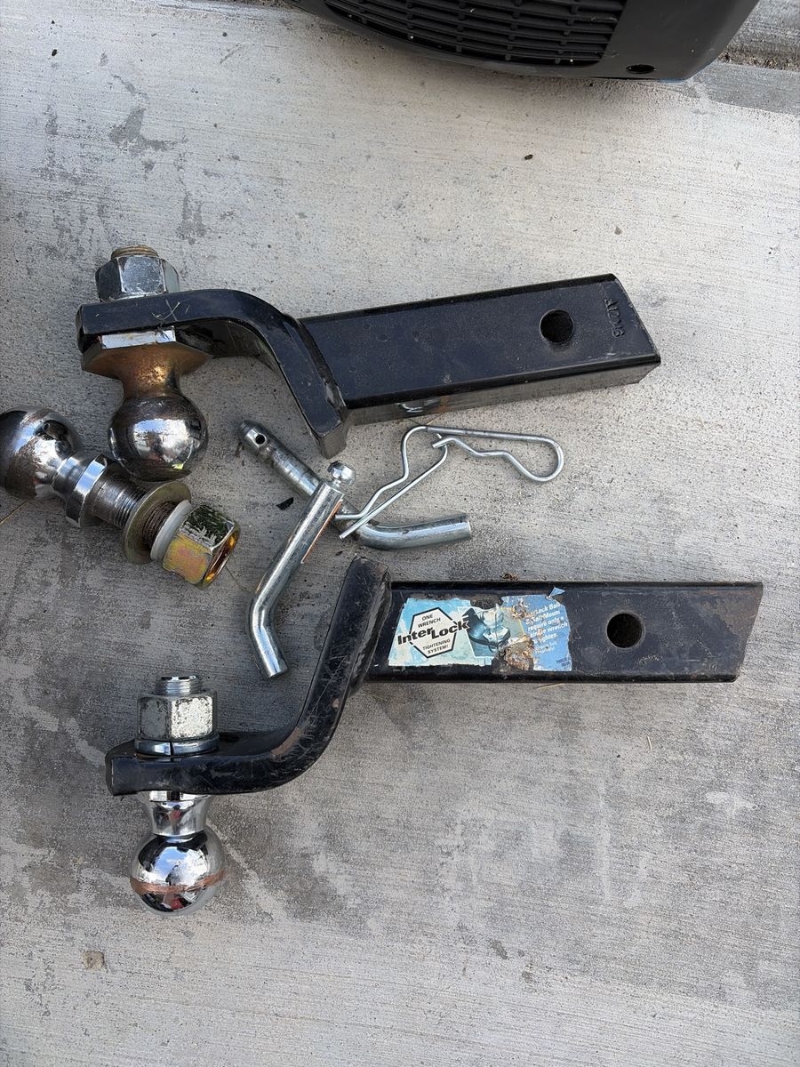 Trailer Hitch Mounts with Balls and Pins Set