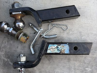 Trailer Hitch Mounts with Balls and Pins Set