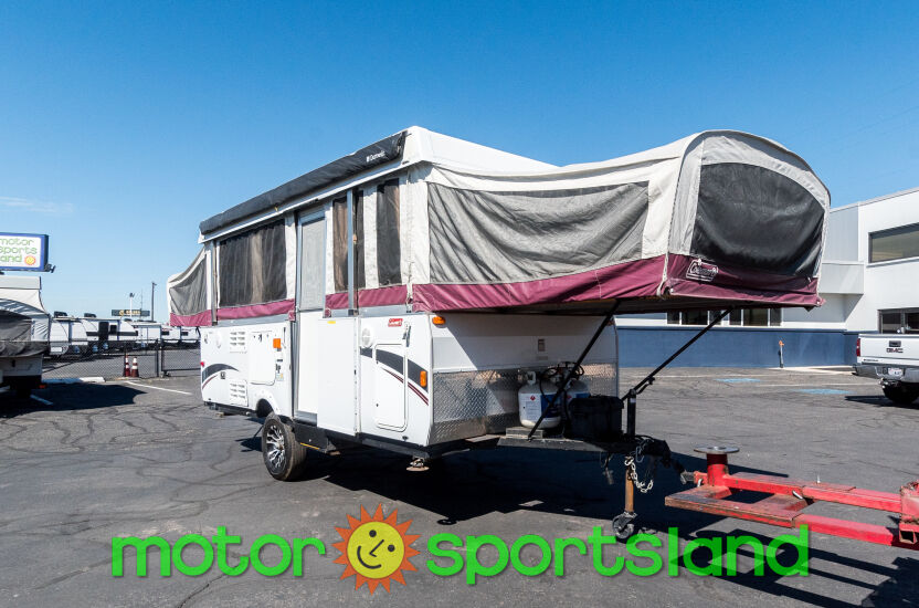 2009 Fleetwood Highlander NIAGRA Rear Living Room Loft U-Shaped Dinette