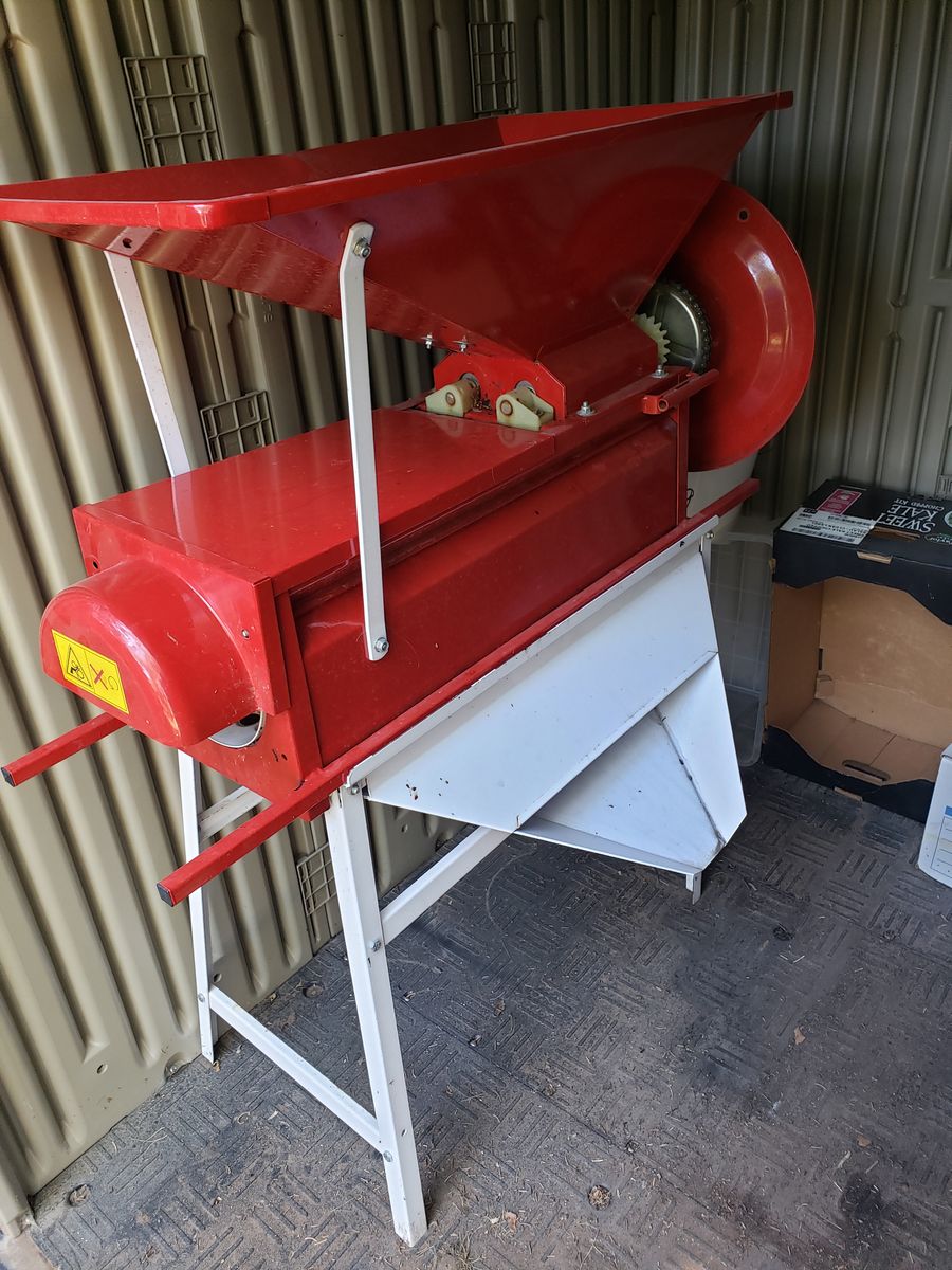 Grape crusher-destemmer and press