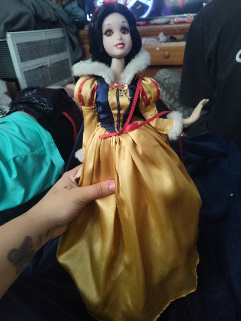 snowwite doll