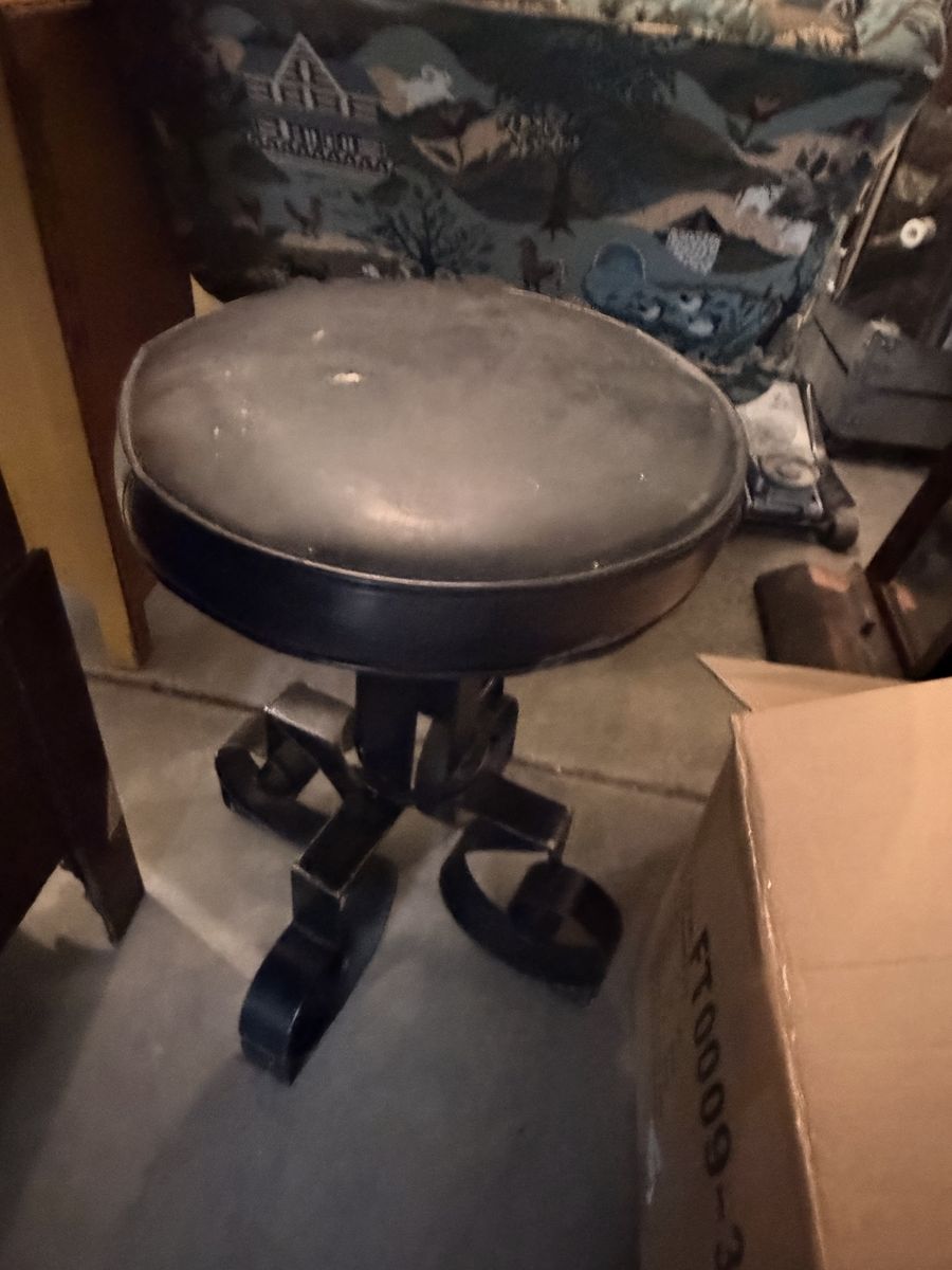Stool (Victorian)
