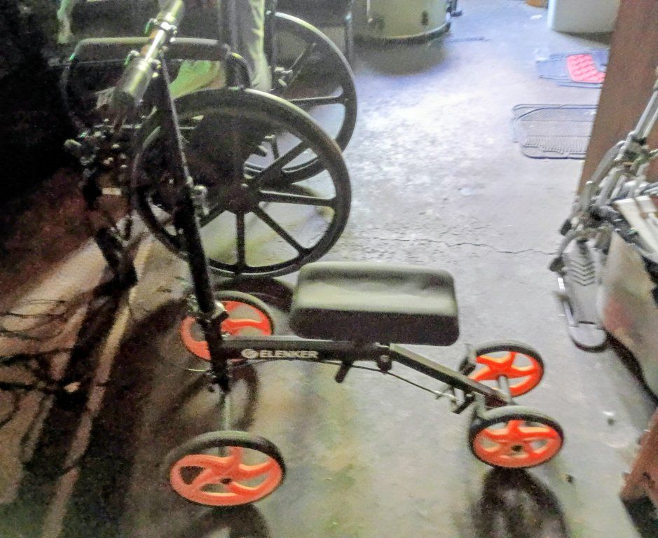 ELENKER Steerable Knee Walker Scooter - Black and Orange