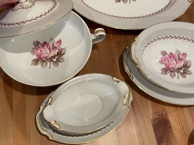 A1950s vintage Noritake China. Rosewood pattern.
