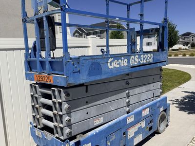 Genie GS-3232 Electric Scissor Lift