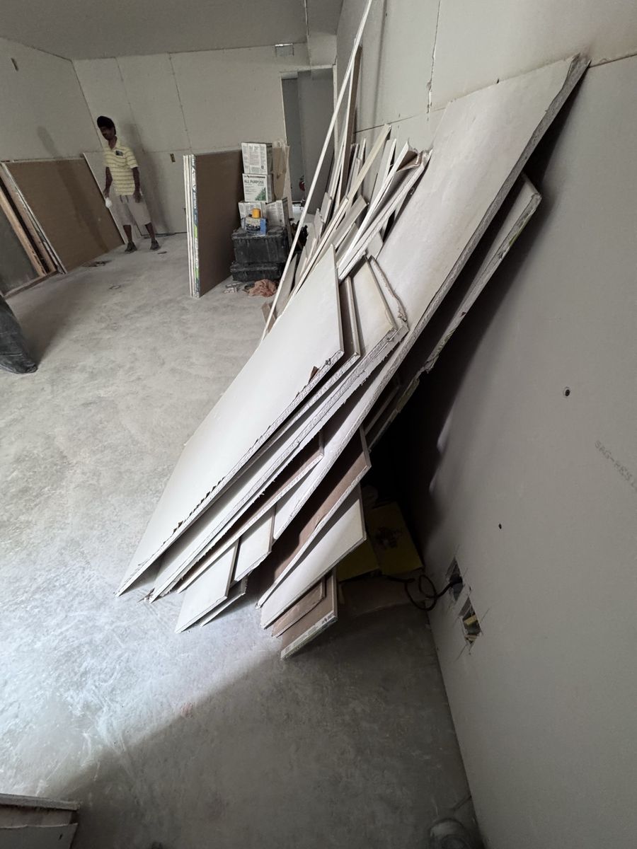 Main image 5