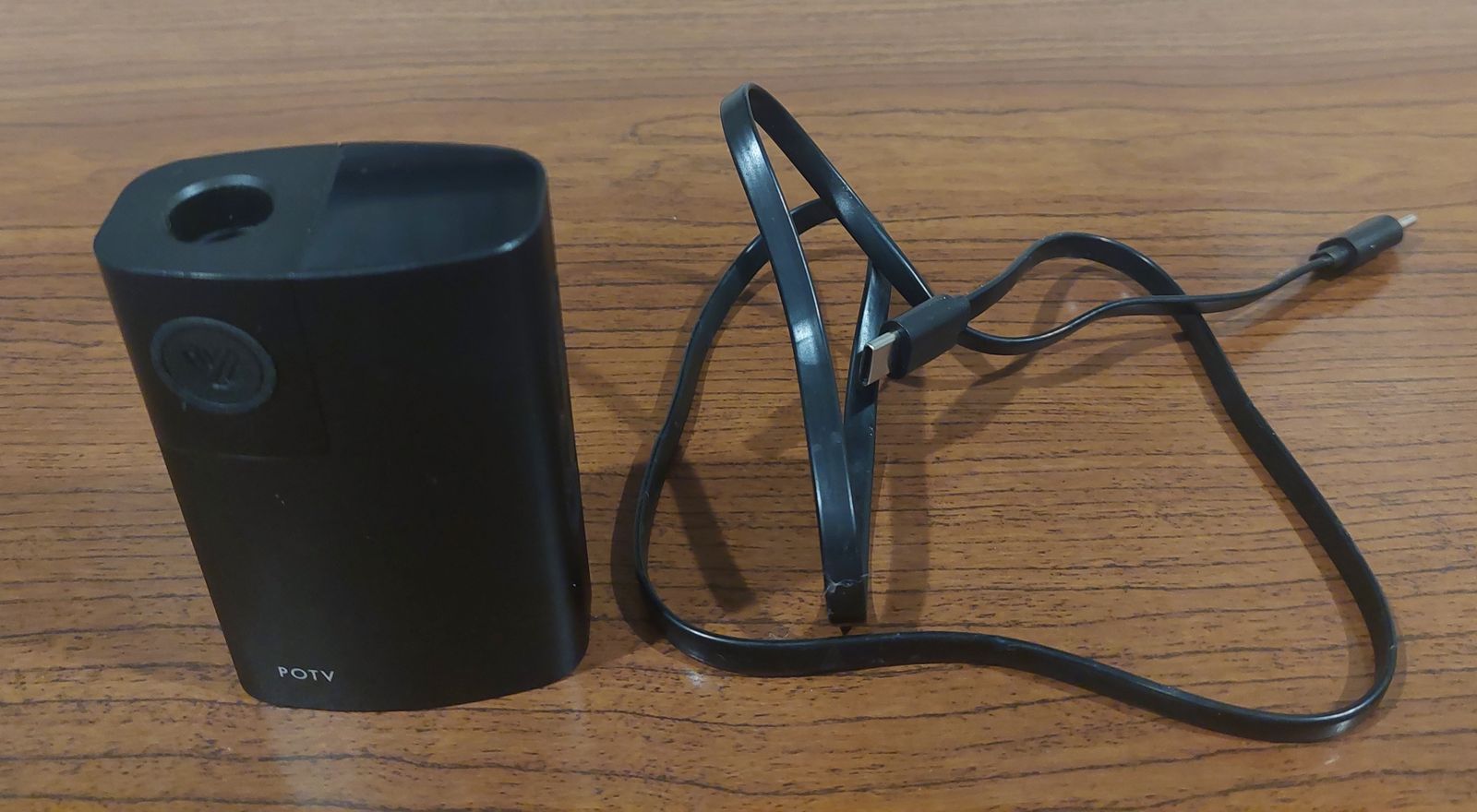 POTV LOBO – Device + USB Charging Cable