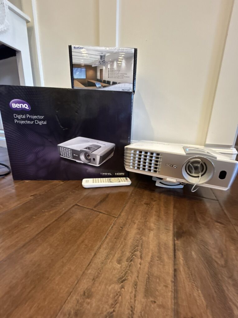 Benq HT1075 1080p Projector With Mount