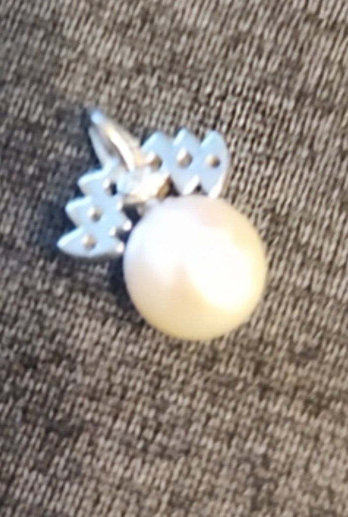 14 k White Gold with Fresh Water Pearl Pendant