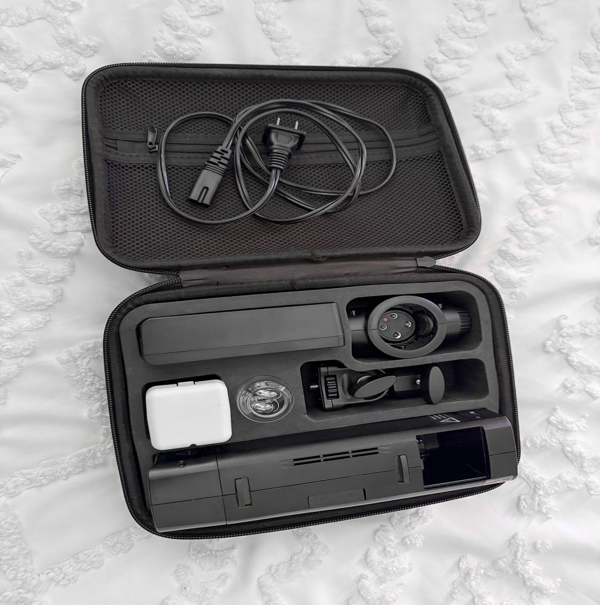 GODOX AD200 Pro Flash - Like new A+++