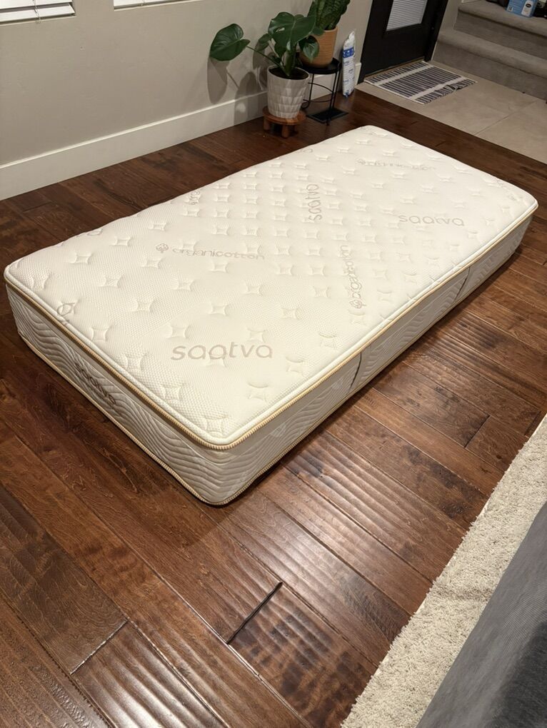 Saatva Memory Foam Hybrid Twin XL Mattress