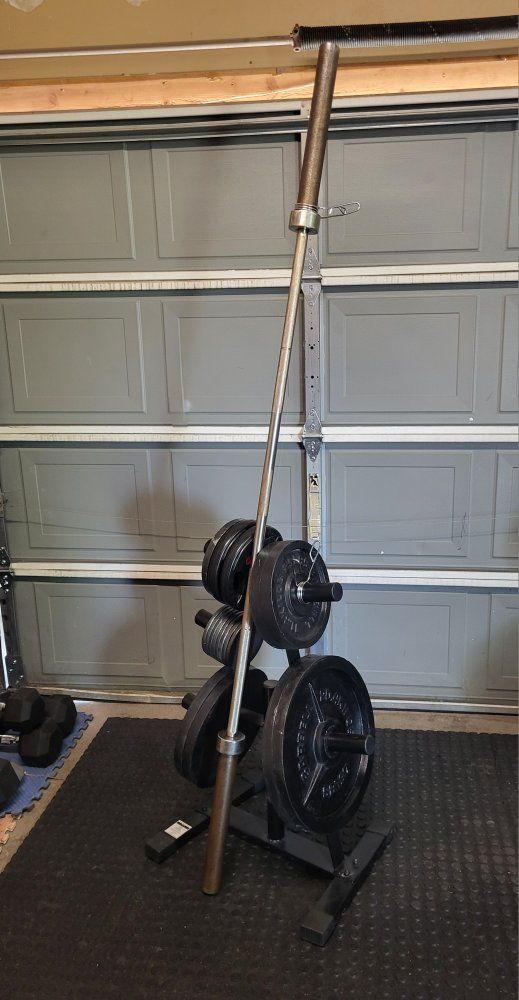 Weights 260 pounds