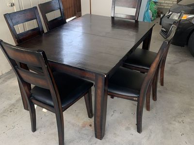 Extendable Wooden Table Set