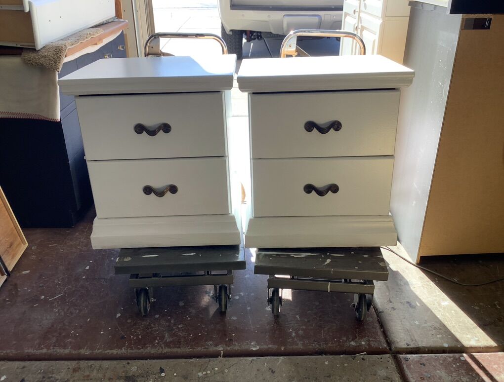 Pair If Nightstands