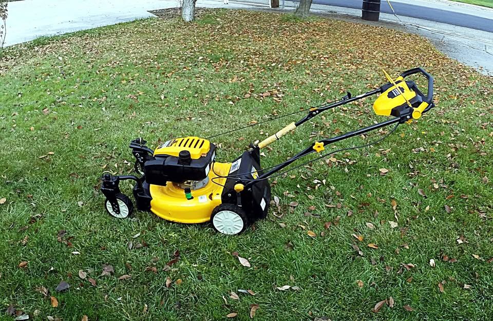 Cub cadet self propelled lawn mower mucher mower