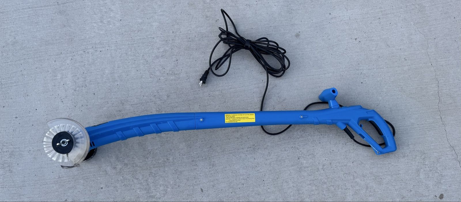Eiectric grout groovey cleaner