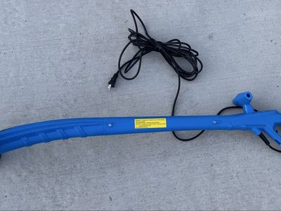 Eiectric grout groovey cleaner