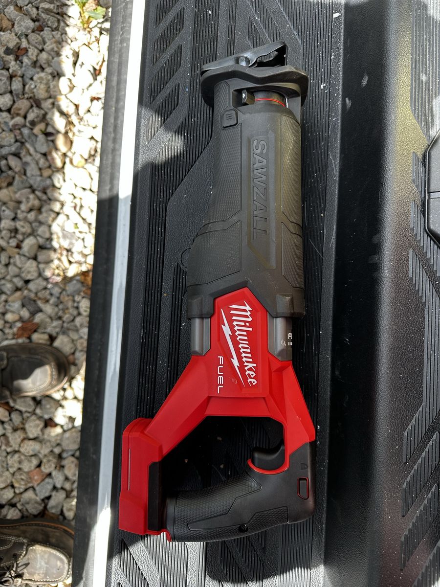 Milwaukee Fuel Sawzall Gen 2