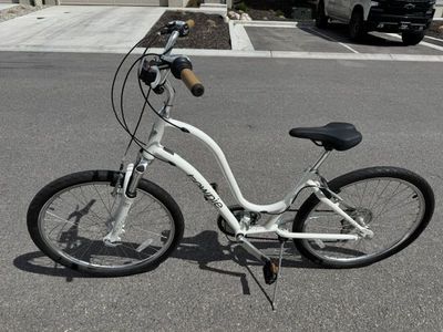 Electra Townie 7D Cruiser Bike - 26" Wheels - Excellent Condition.