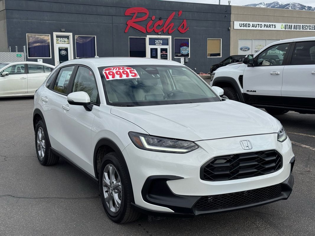 2025 Honda HR-V LX