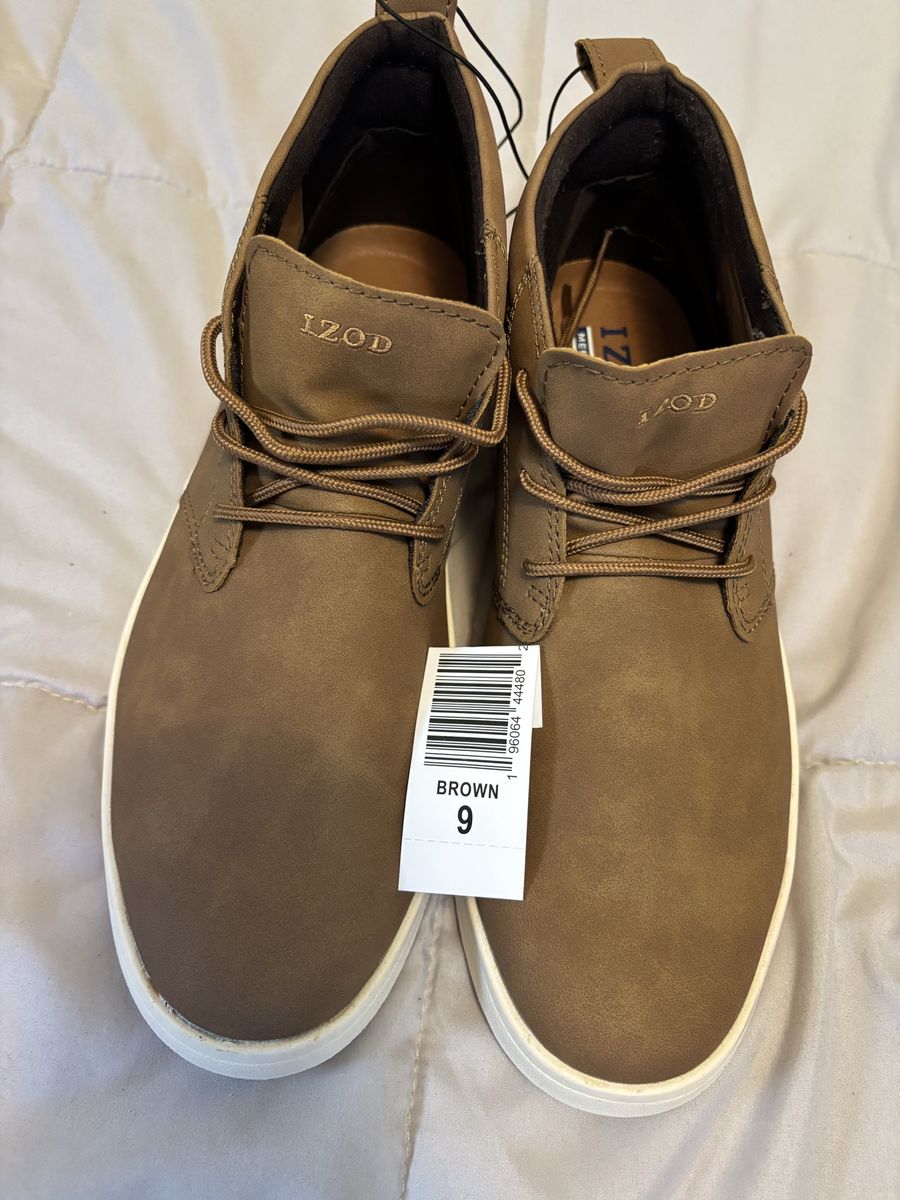 Brand new shoes for man size 9  20.00 cash only