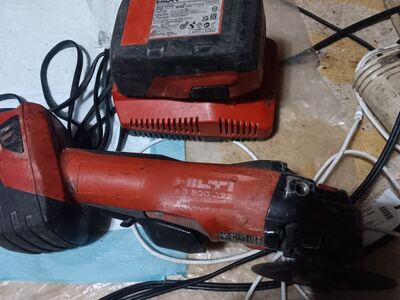 hilti grinder & extra battery & charger