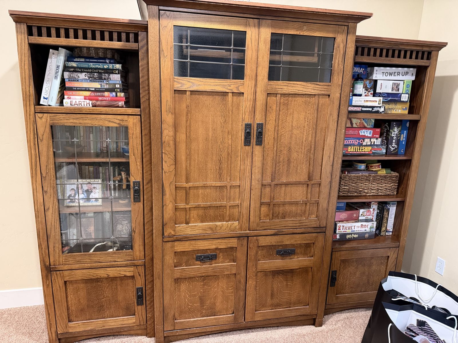 Entertainment center