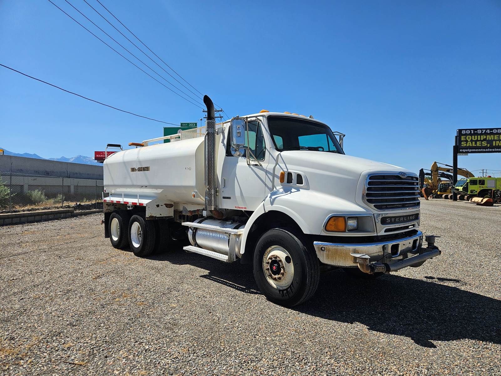 2005 STERLING LT9500 WATER TRUCK4000 GALLON