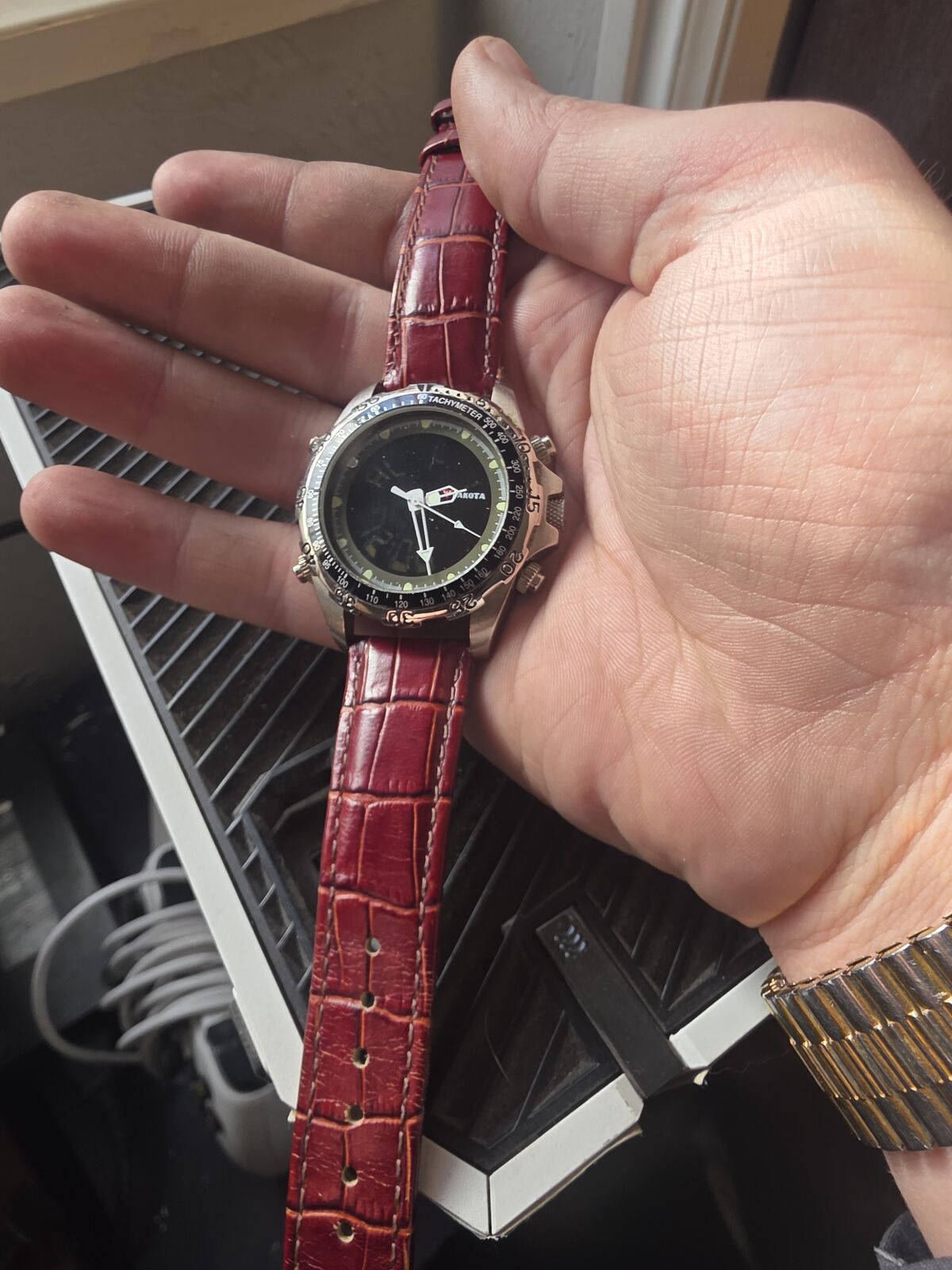 Vintage Red Leather Mens Dakota Wrist Watch