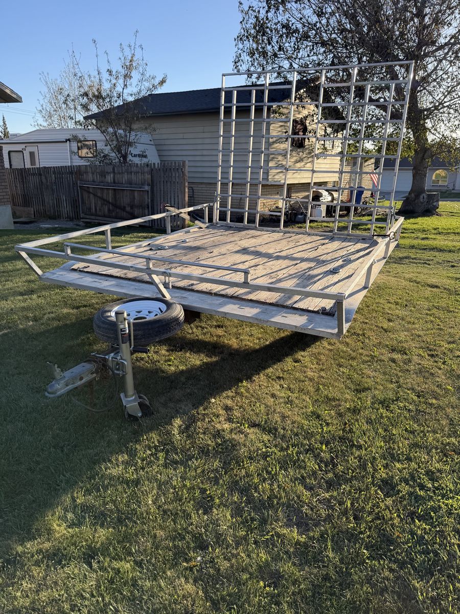 8x10 Aluminum trailer with ramp