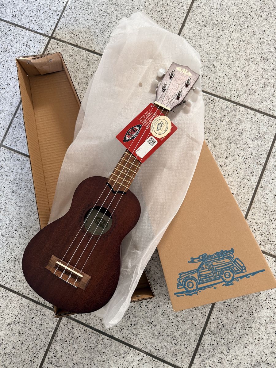 KALA BRAND MUSIC CO KA-15S Mahogany Soprano UKULELE