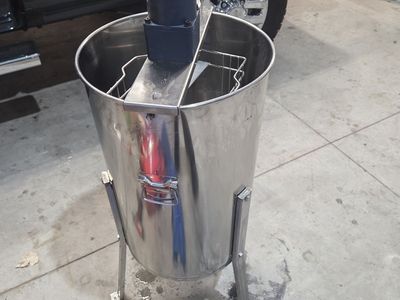 Electric 2-Frame honey harvester