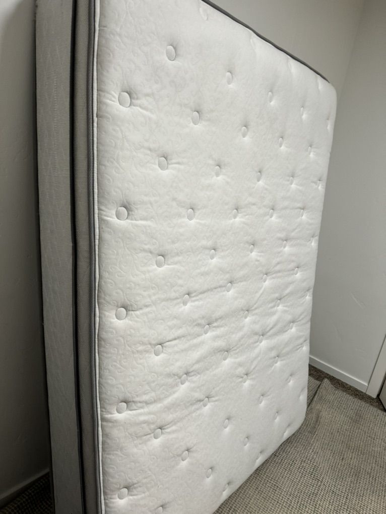 Queen Matress Clean $85