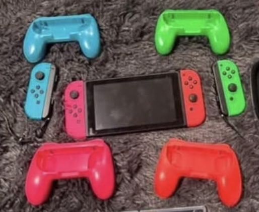 Nintendo Switch Joycons Green/Pink