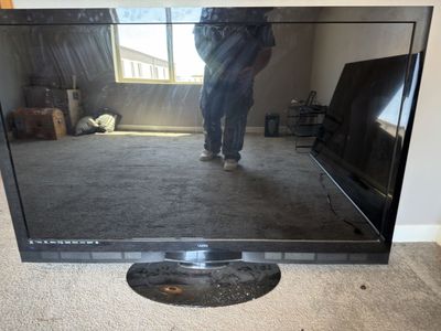 Vizio 55-inch LED Smart TV - Great Condition, Large Screen Experience