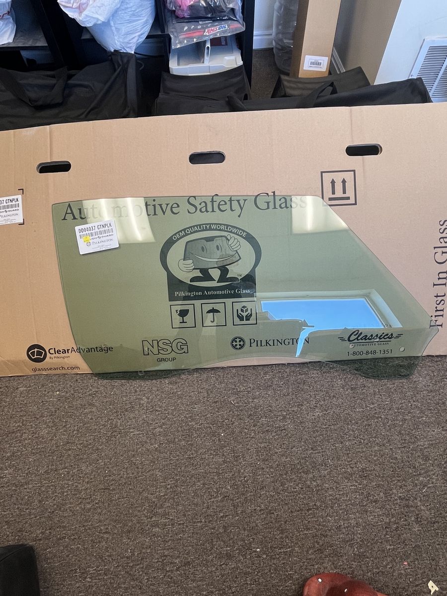 New 1969 camaro passenger door glass