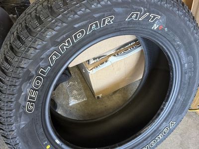 Yokohama Geolander 225/65 R17