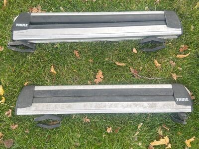 Thule Roof Rack Crossbars with Mounts