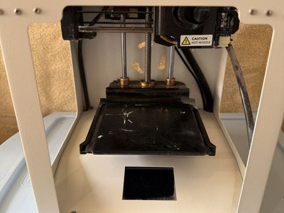 Toybox 3D Printer – Works, Needs Power Cord