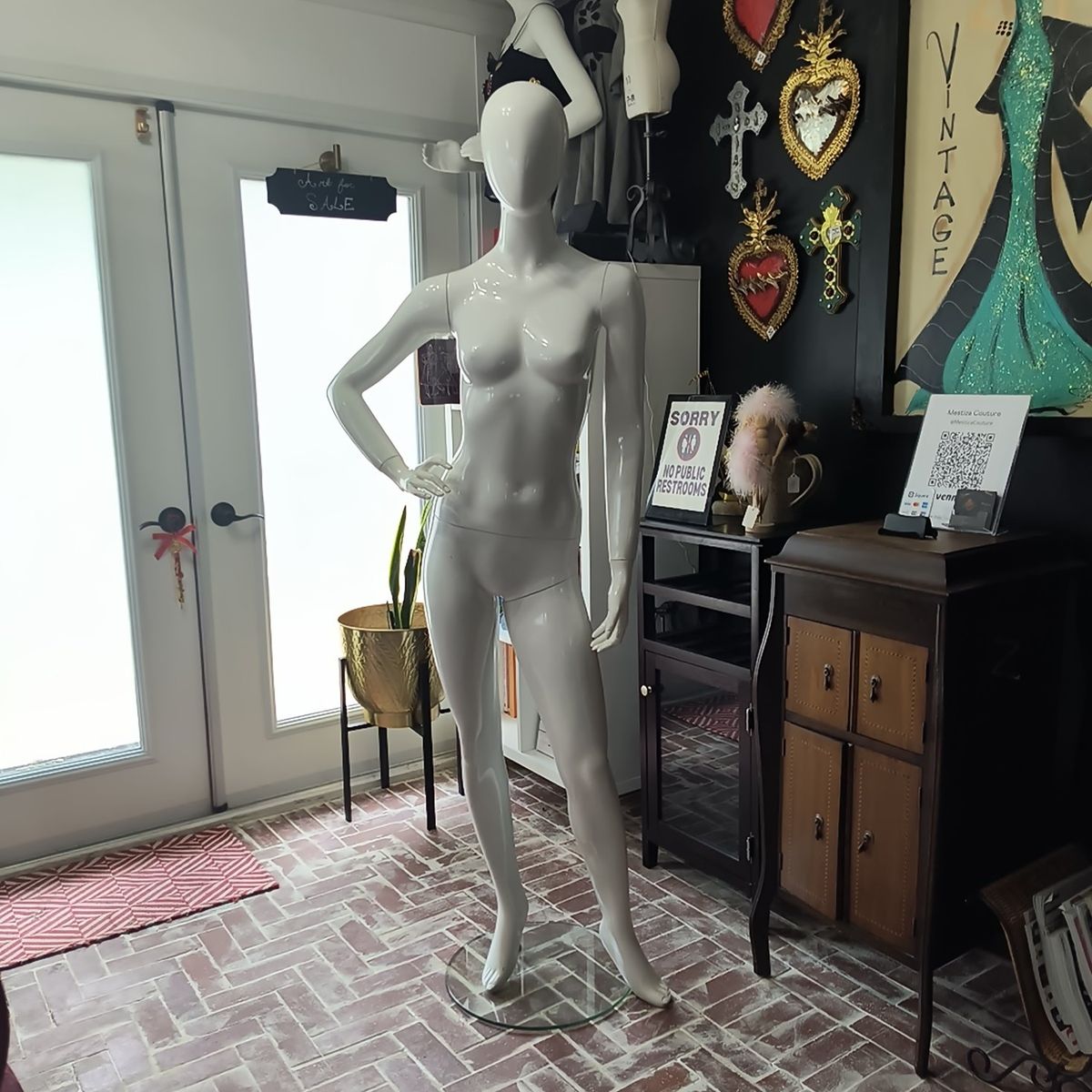 size 6-8 mannequin