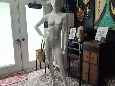size 6-8 mannequin