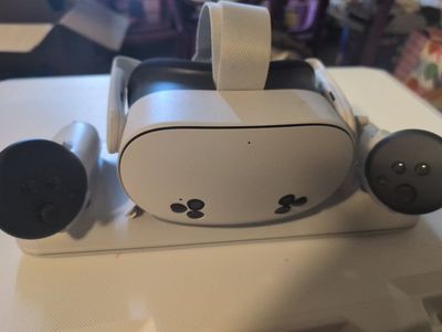 Meta Quest 2 VR Headset & Controllers with Charging Dock