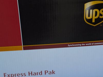 NEW UPS SHIPPING BOXES SET OF 20 BOXES 18X13X3 . located in Roy venmo or cash fcfs