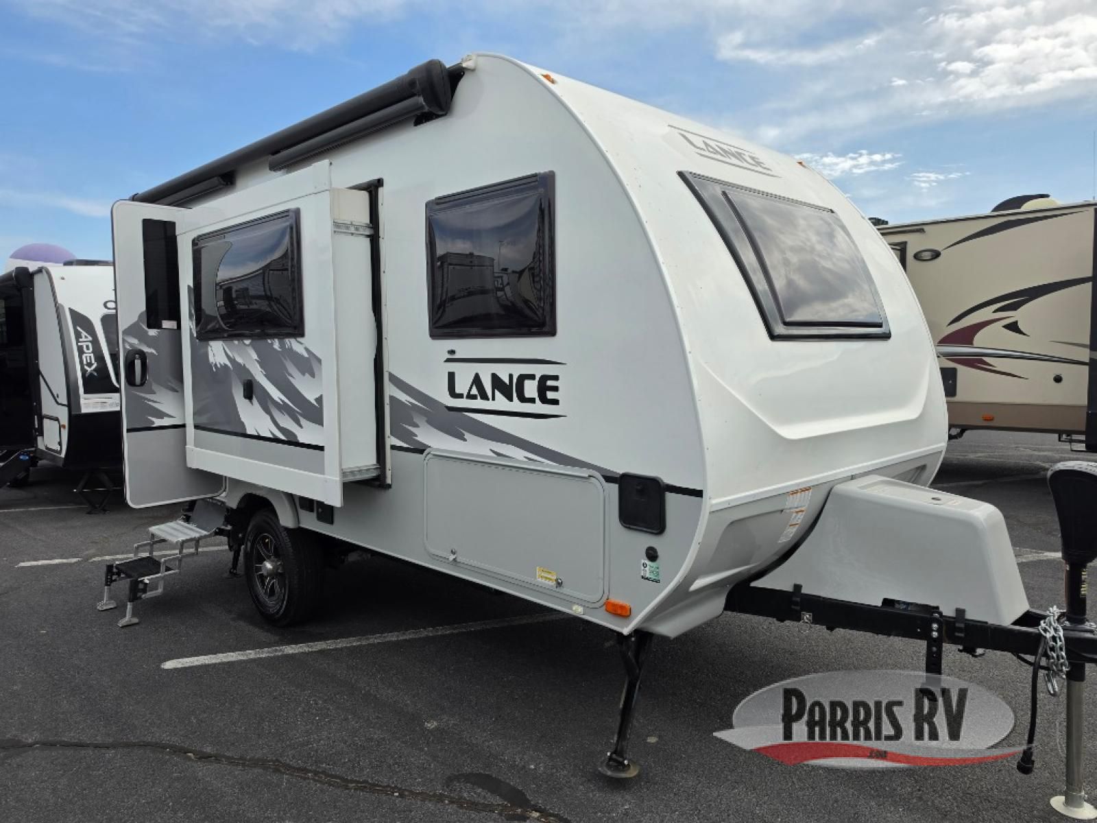 Used 2025 Lance Lance Travel Trailers 1475